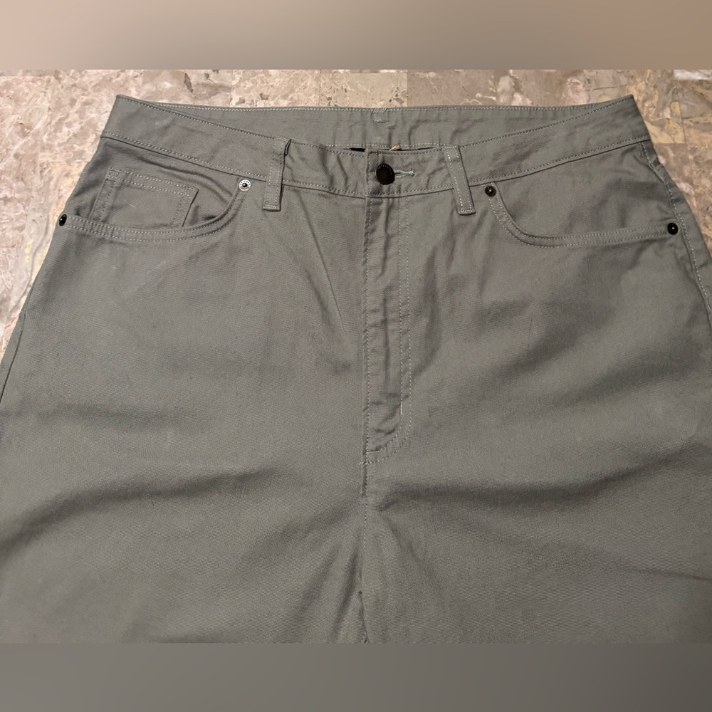 Patagonia Women’s Olive Green Pants, Size 14
97% Organic Cotton NWT - Picture 4 of 13